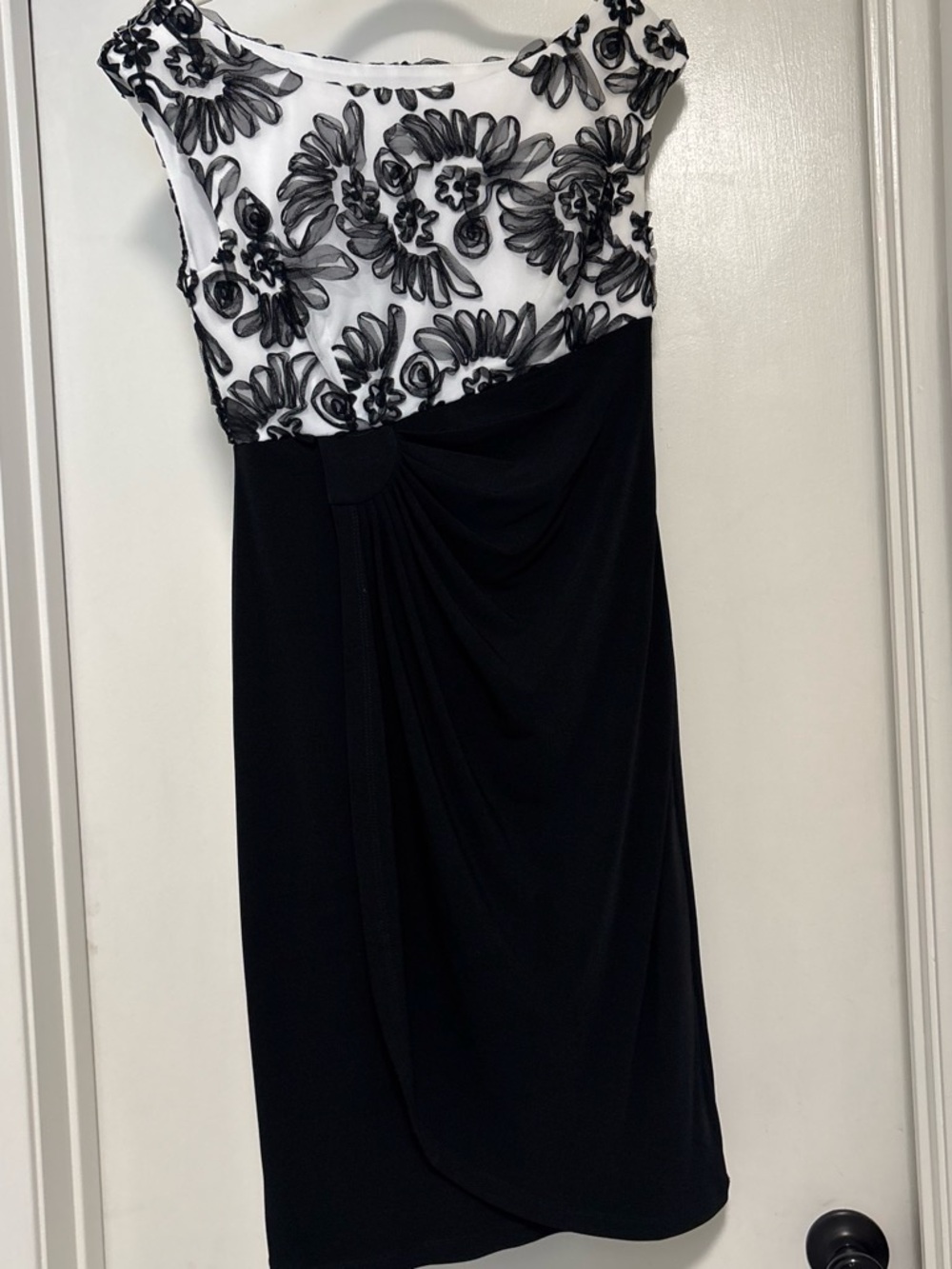 Black and White Floral Lace Bodice Sheath Dress
